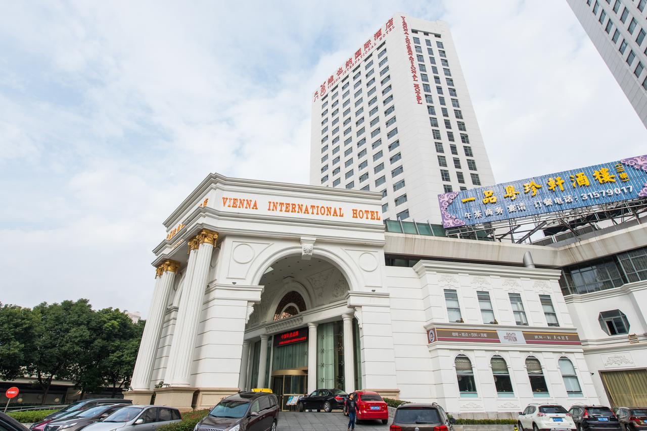 Vienna International Hotel Shanghai Train Station Xangai Exterior foto